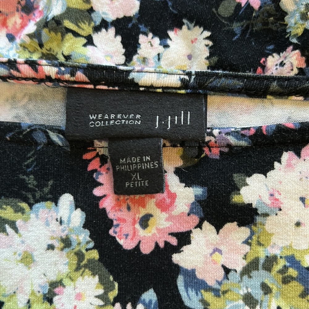 J. Jill Wearever Collection Black Flowered 3/4 Sleeve Top Size XL Petite - Picture 3 of 4